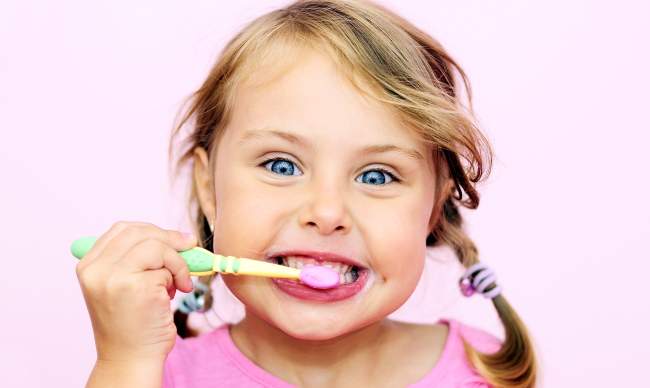как следить за зубами у ребенка